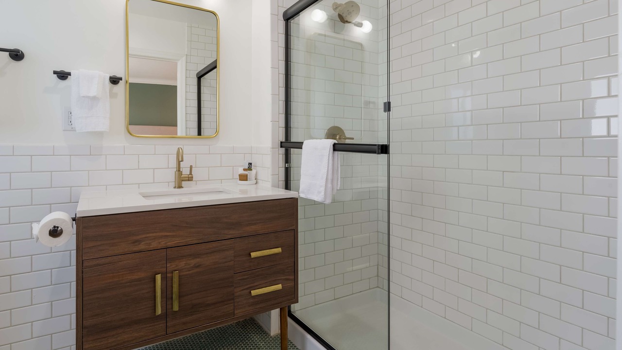 Photo of Bathroom in Piedmont Avenue