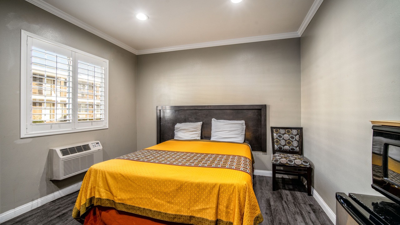 Photo of Bedroom in Downey