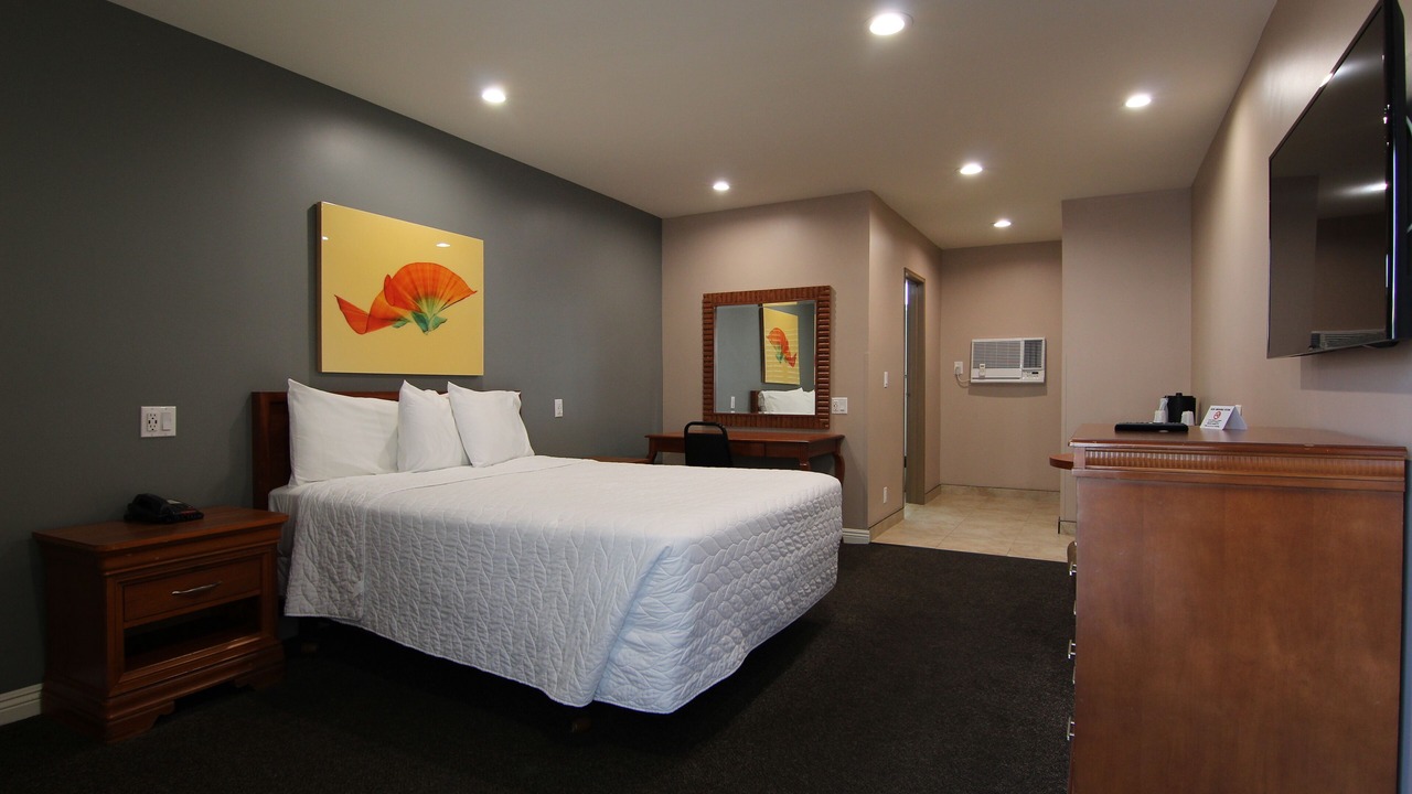 Photo of Bedroom in Greater Wilshire - Hancock Park