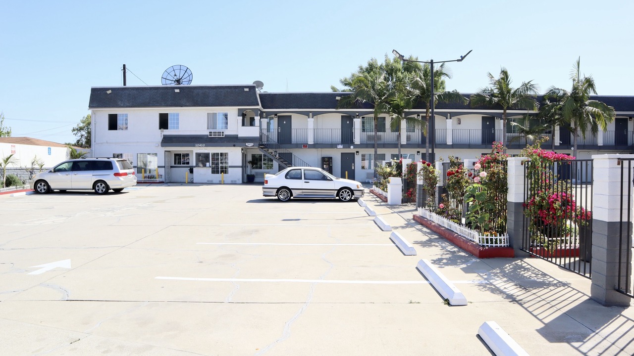 Photo of Outdoor in Bellflower