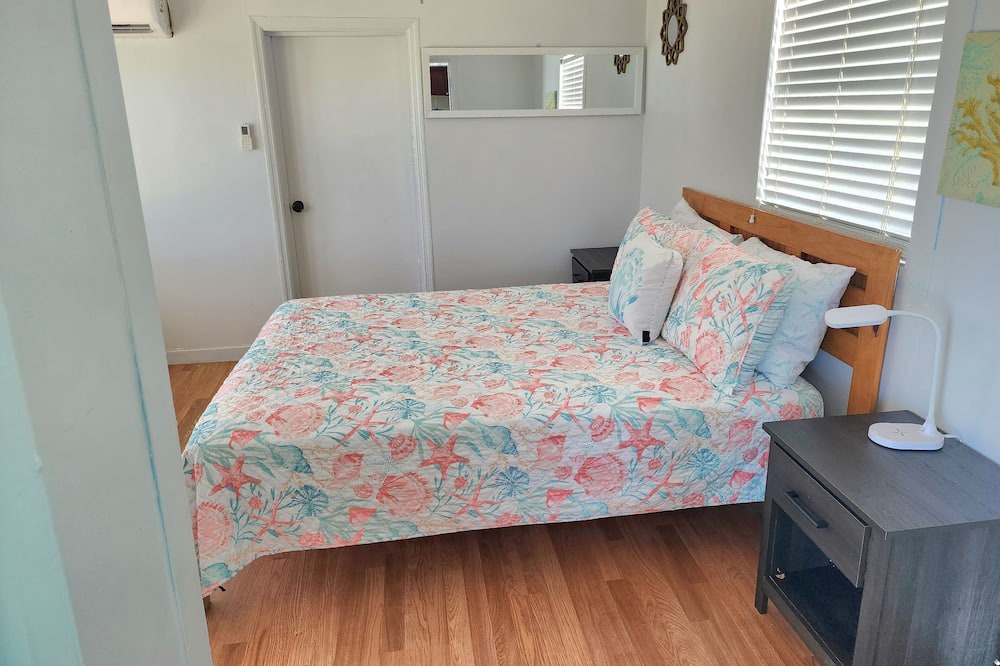 Photo of Bedroom in Rokers Point