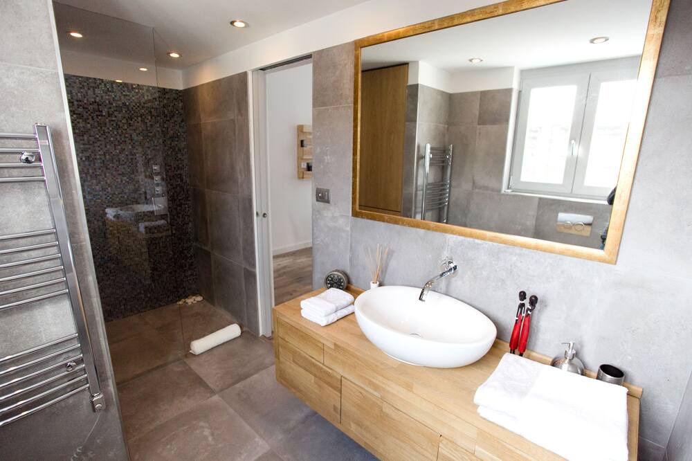 Photo of Bathroom in Belvaros - Lipotvaros