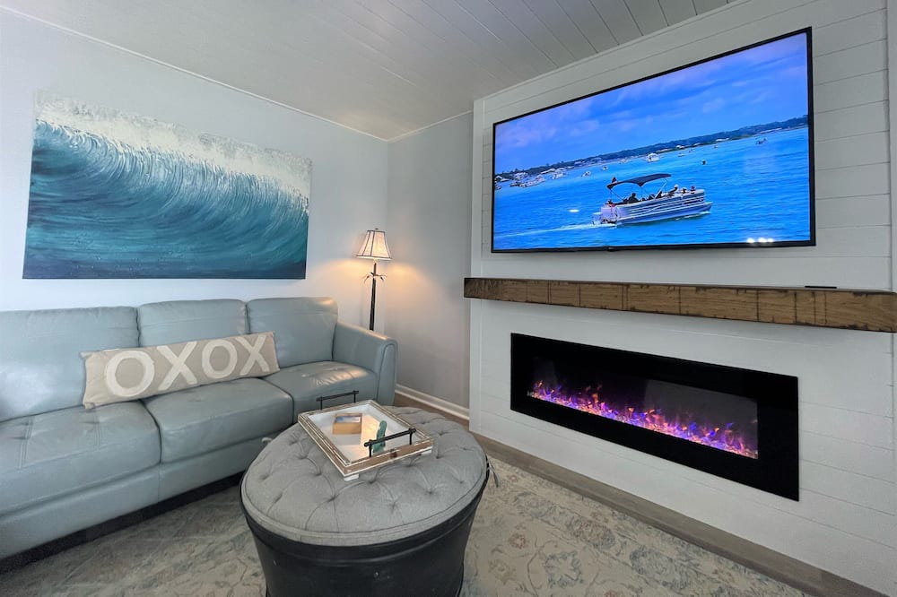 Photo of Livingroom in Orange Beach East