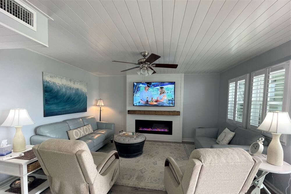 Photo of Livingroom in Orange Beach East