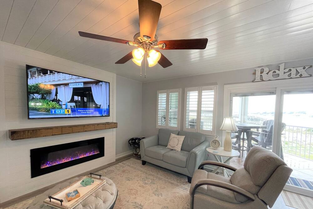 Photo of Livingroom in Orange Beach East