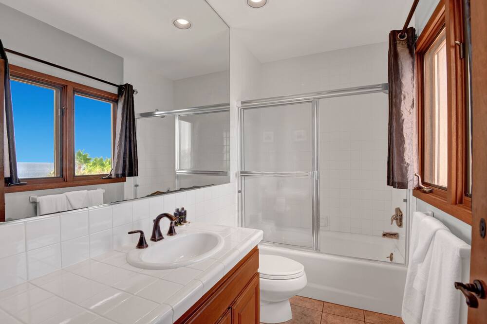 Photo of Bathroom in Avalon
