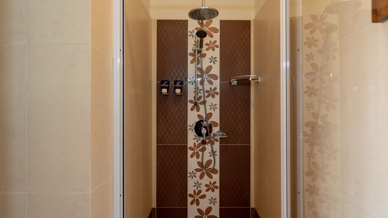 Photo of Bathroom in Glacis