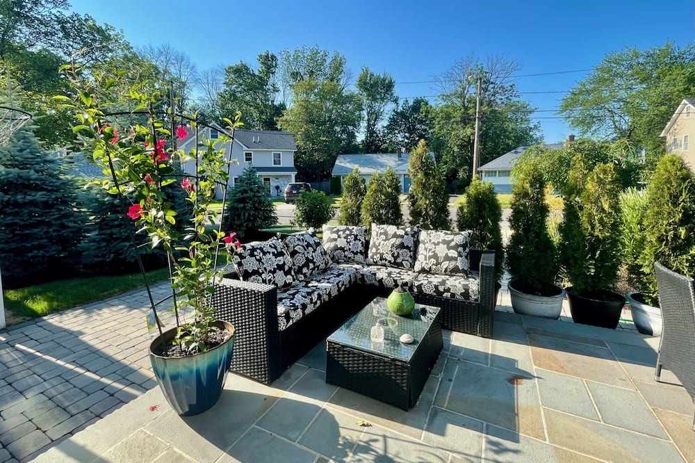 Photo of Patio Balcony in Bergenfield