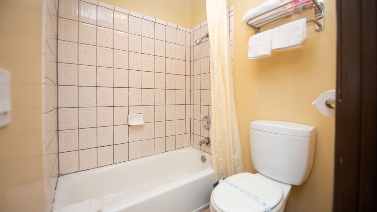 Photo of Bathroom in Walnut Park