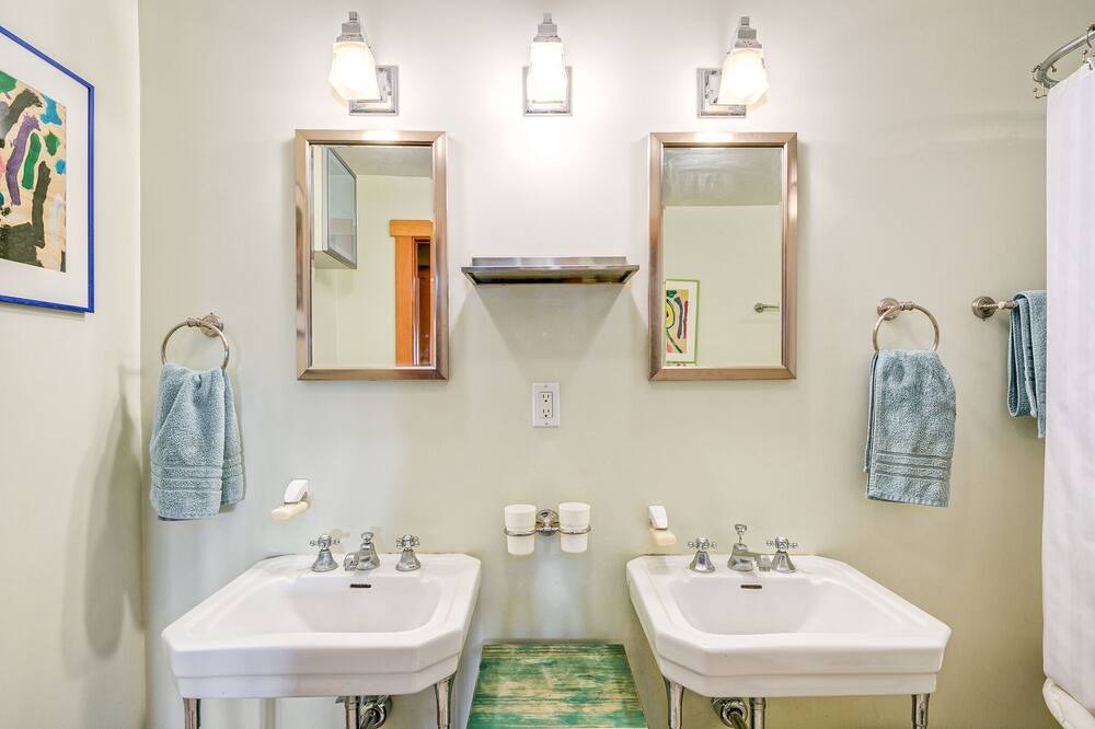 Photo of Bathroom in North Central