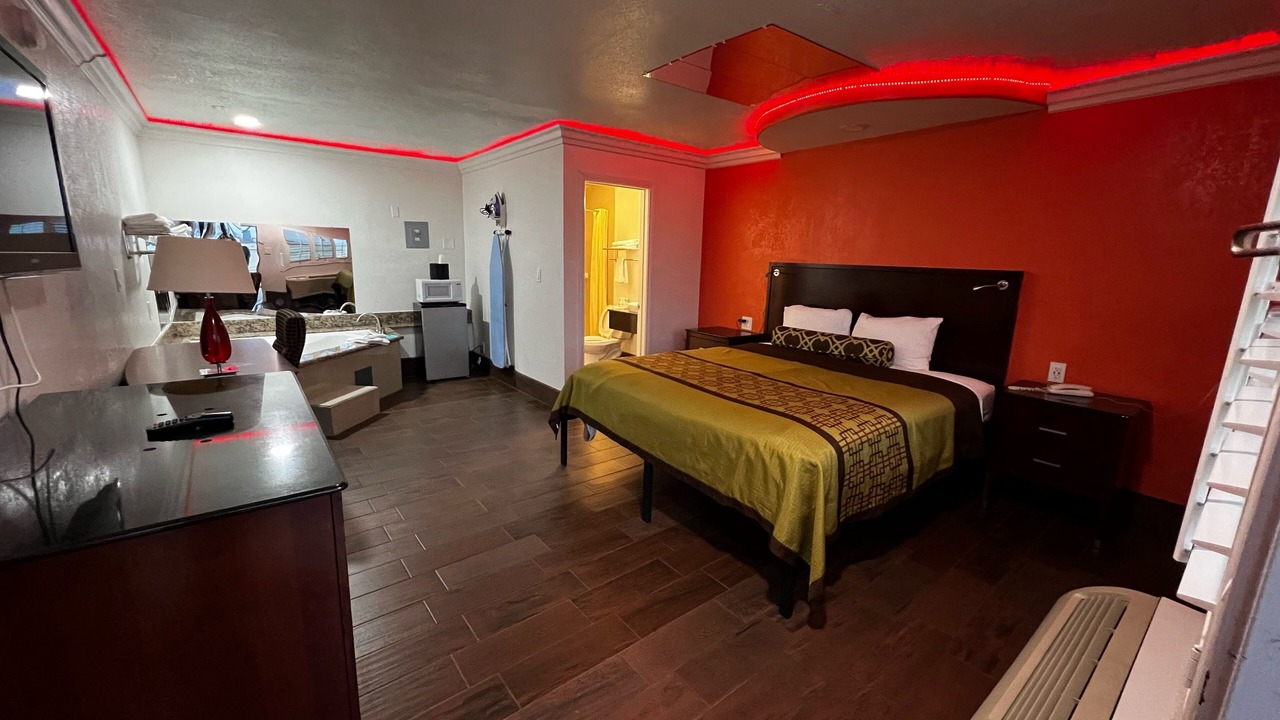 Photo of Bedroom in Orange