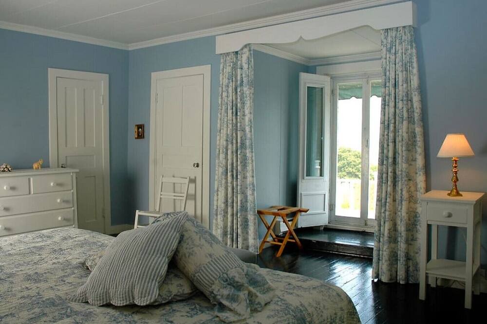 Photo of Bedroom in Pointe-au-Pic