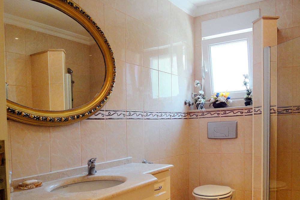 Photo of Bathroom in Kargicak