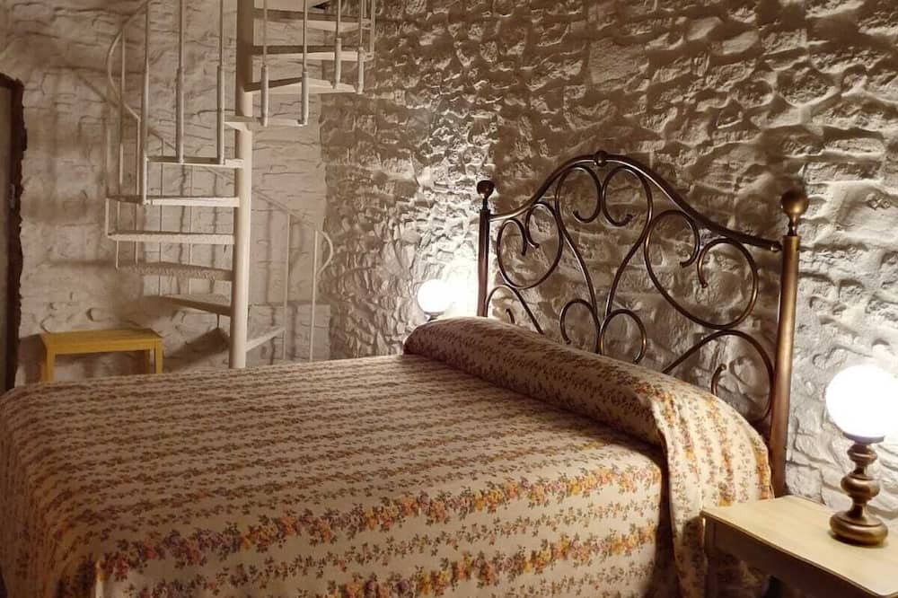 Photo of Bedroom in Peratallada