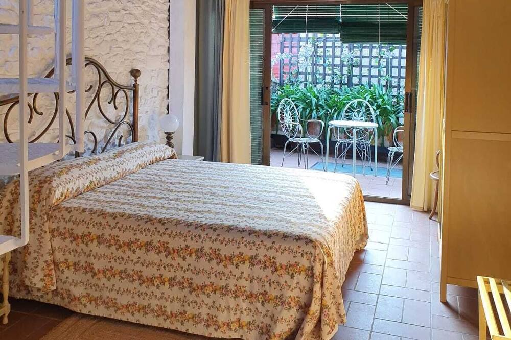 Photo of Bedroom in Peratallada