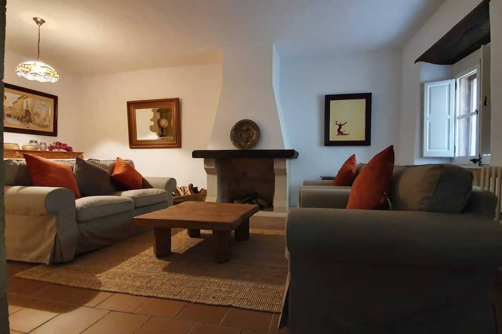 Photo of Livingroom in Peratallada
