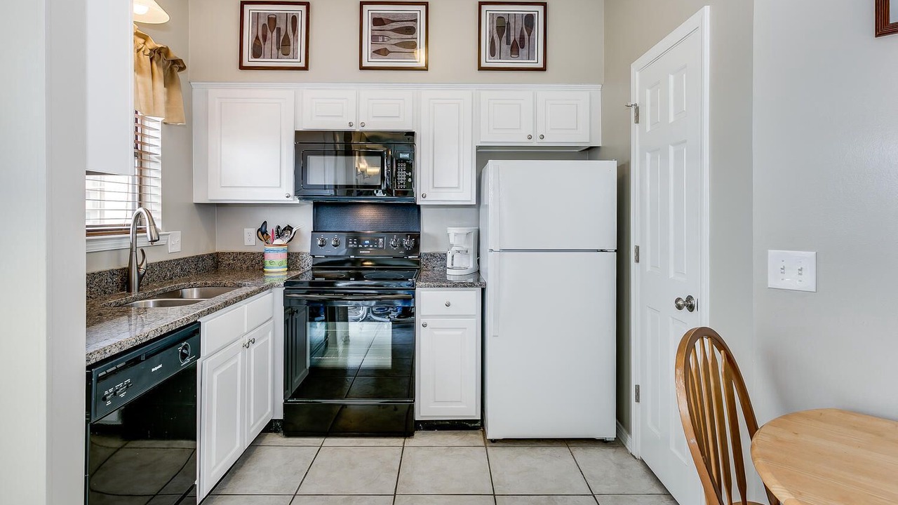 Photo of Kitchen in Orange Beach East