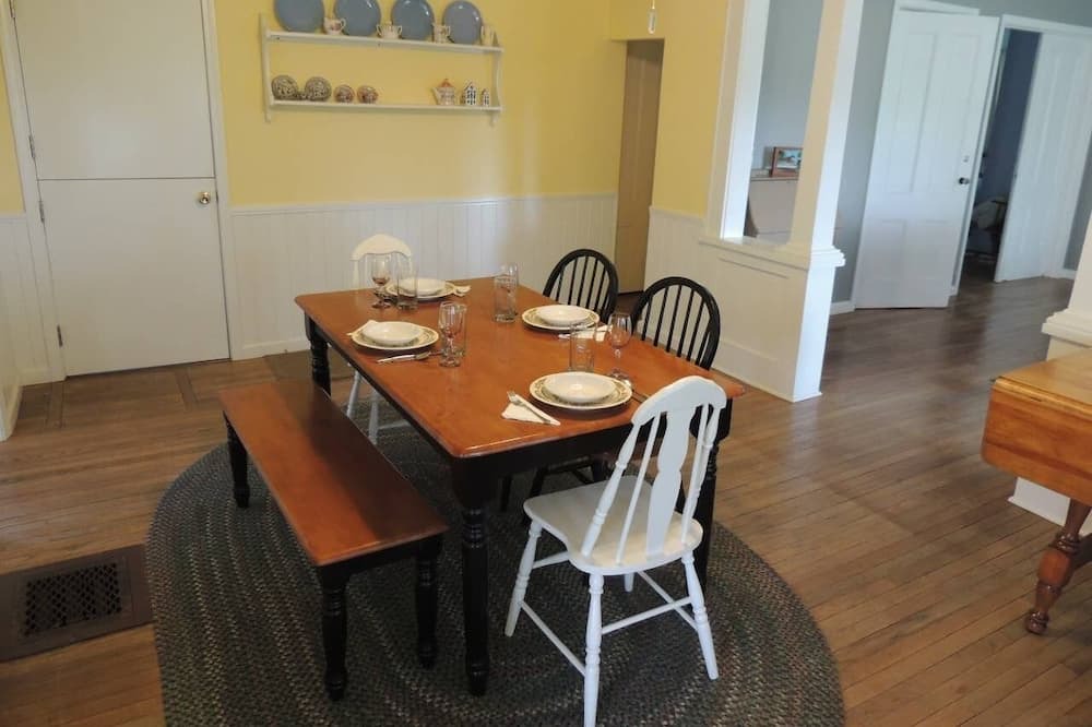 Photo of Bedroom in Hammondsport
