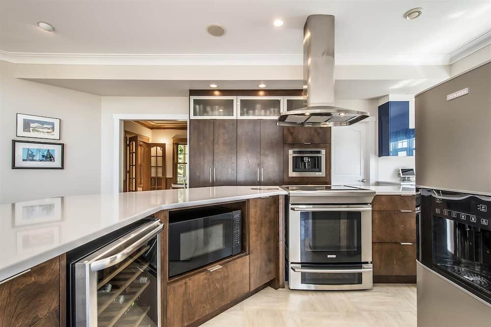 Photo of Kitchen in Lucasville