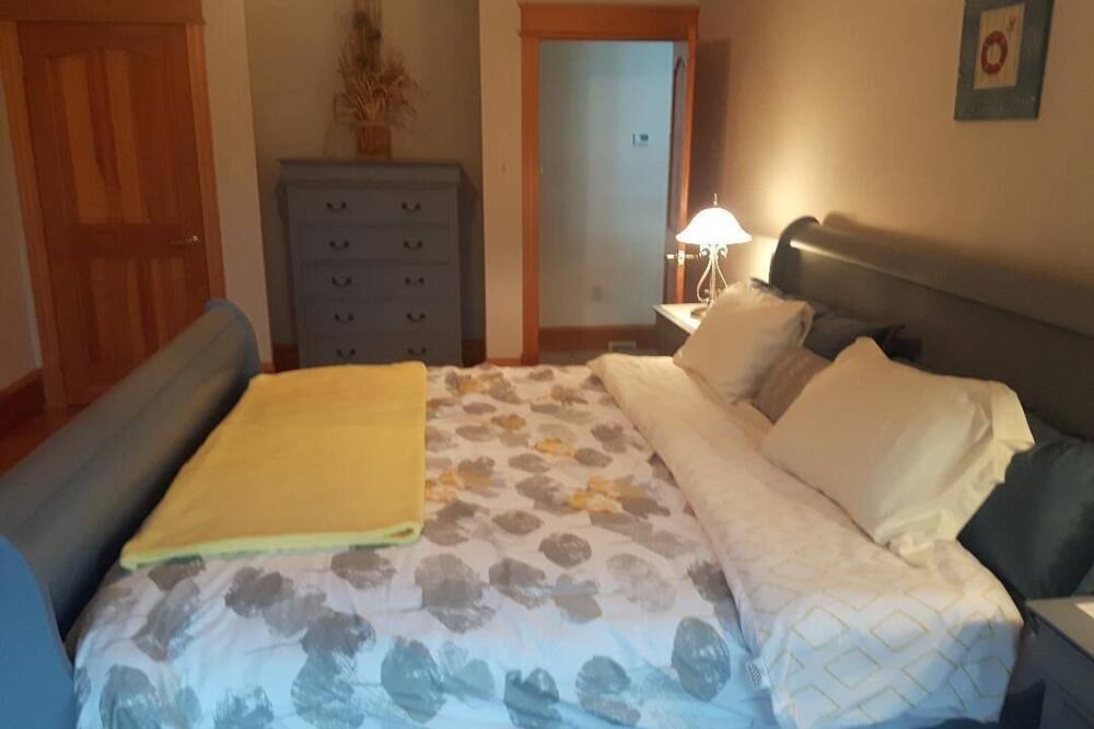 Photo of Bedroom in Lucasville