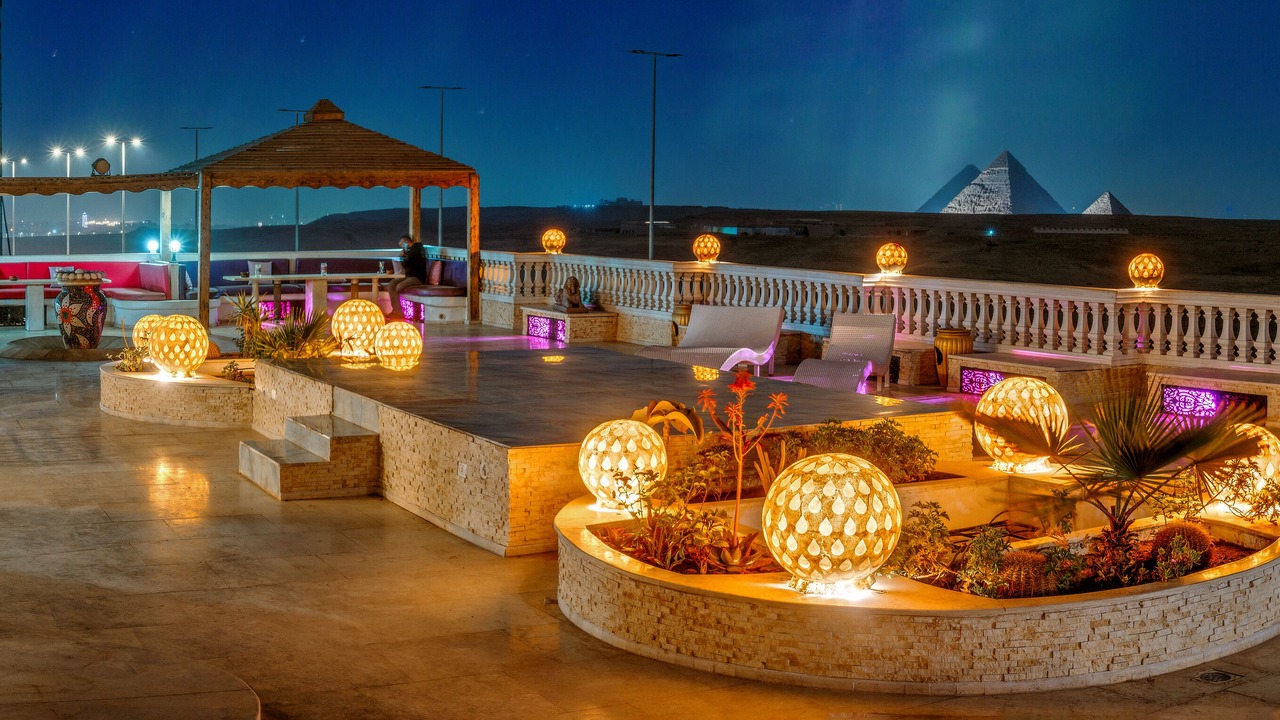 Photo of Patio Balcony in Pyramids Gardens