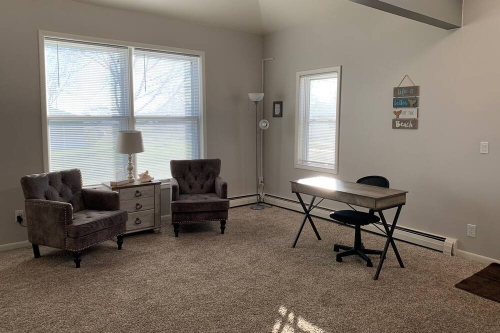 Photo of Livingroom in Van Buren Point