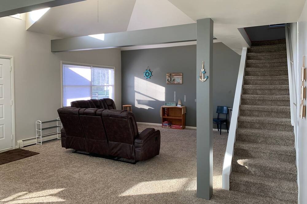 Photo of Livingroom in Van Buren Point