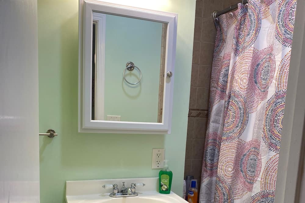Photo of Bathroom in Altadena
