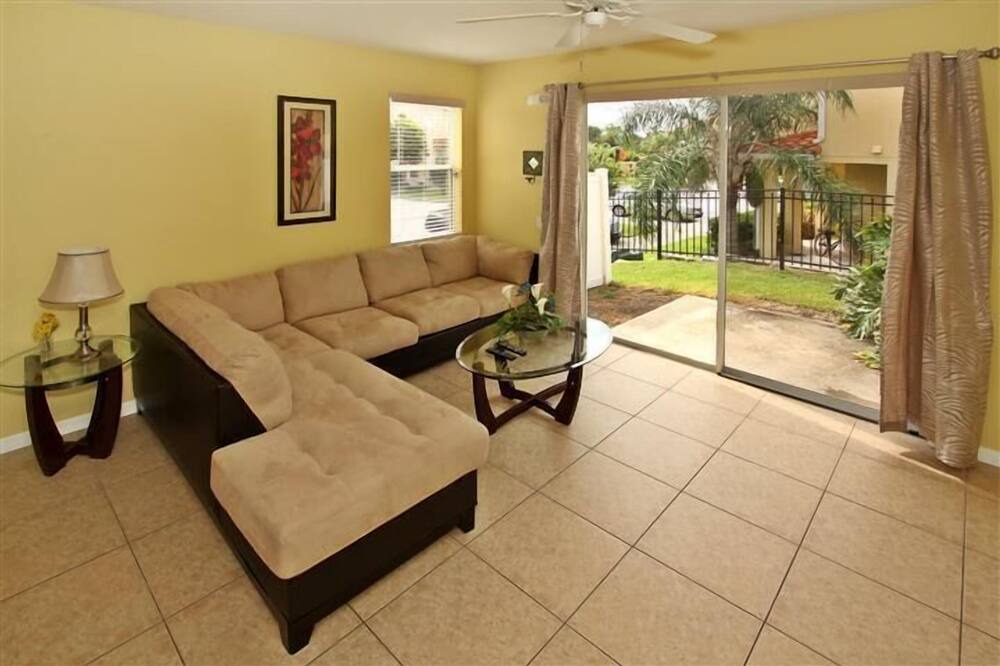 Photo of Livingroom in Crestwynd Bay