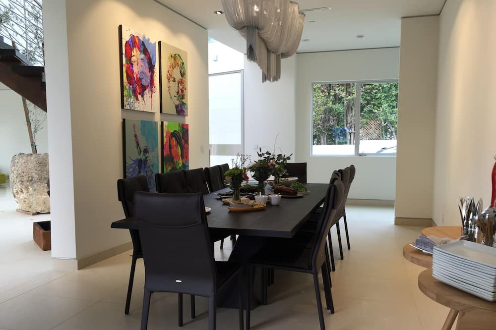 Photo of Livingroom in Bel Air