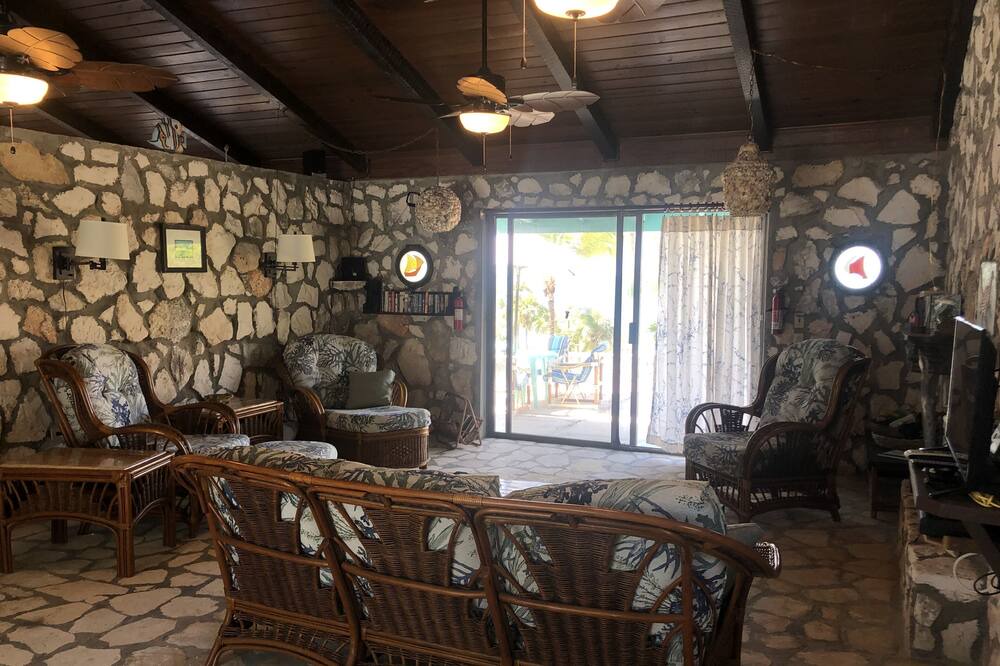 Photo of Livingroom in Bennett's Harbour