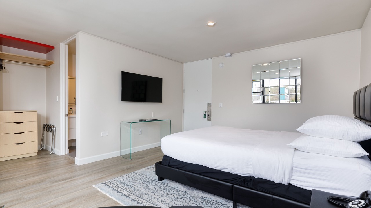 Photo of Bedroom in La Brea