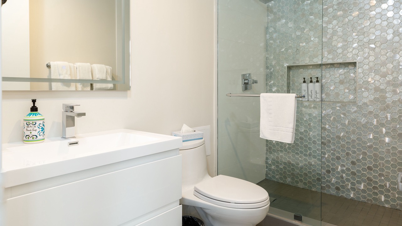 Photo of Bathroom in La Brea