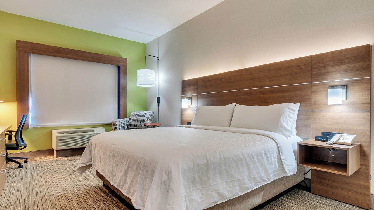 Photo of Bedroom in Lake Elsinore
