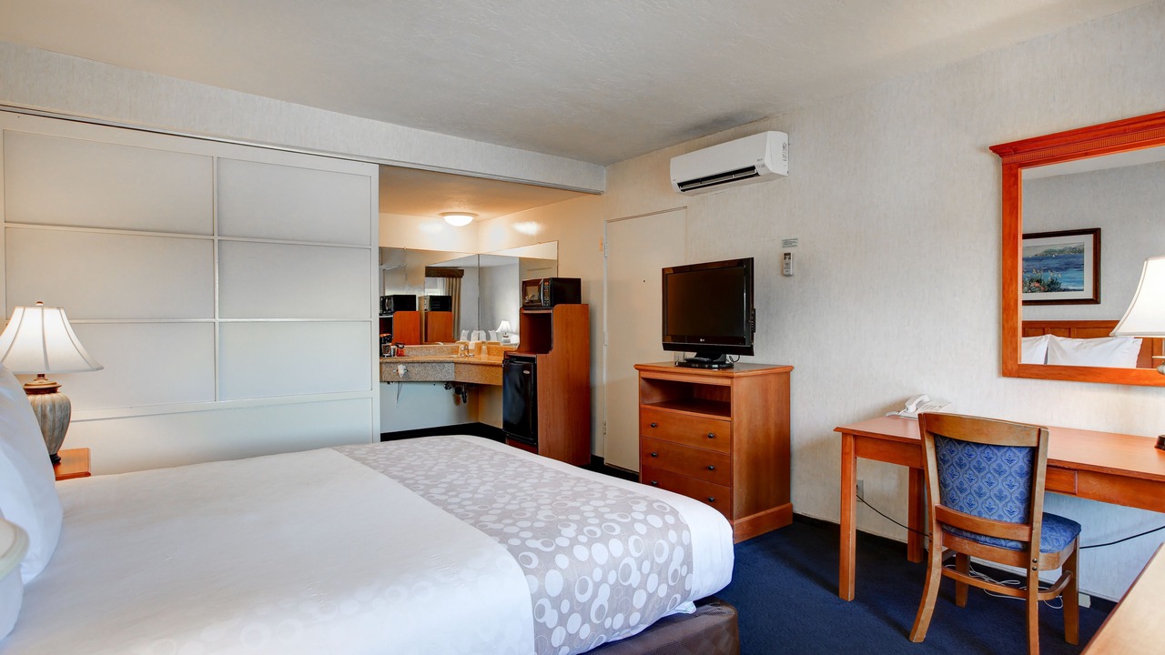 Photo of Bedroom in Newport Shores