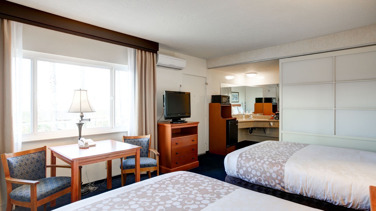 Photo of Bedroom in Newport Shores