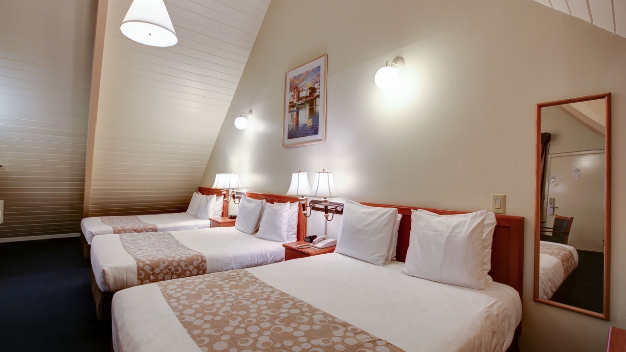 Photo of Bedroom in Newport Shores
