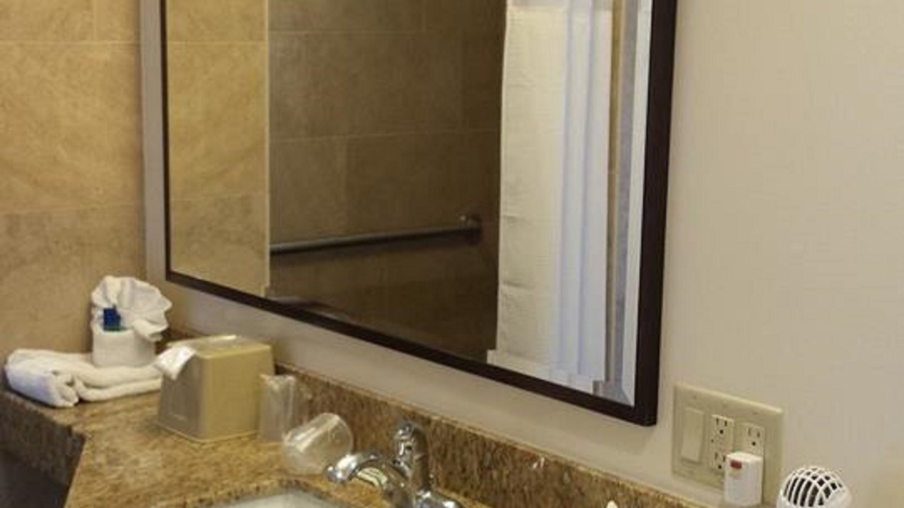 Photo of Bedroom in Newport Shores