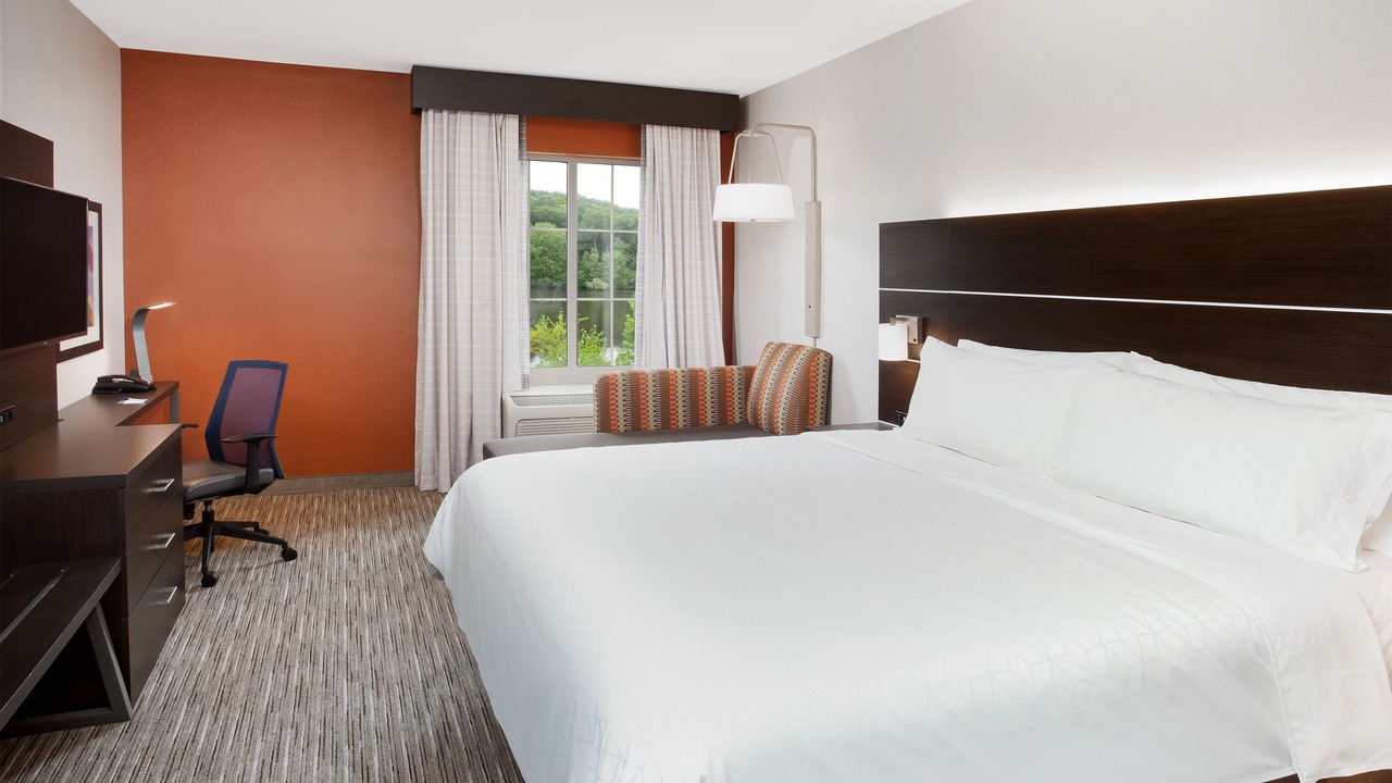 Photo of Bedroom in Haskell