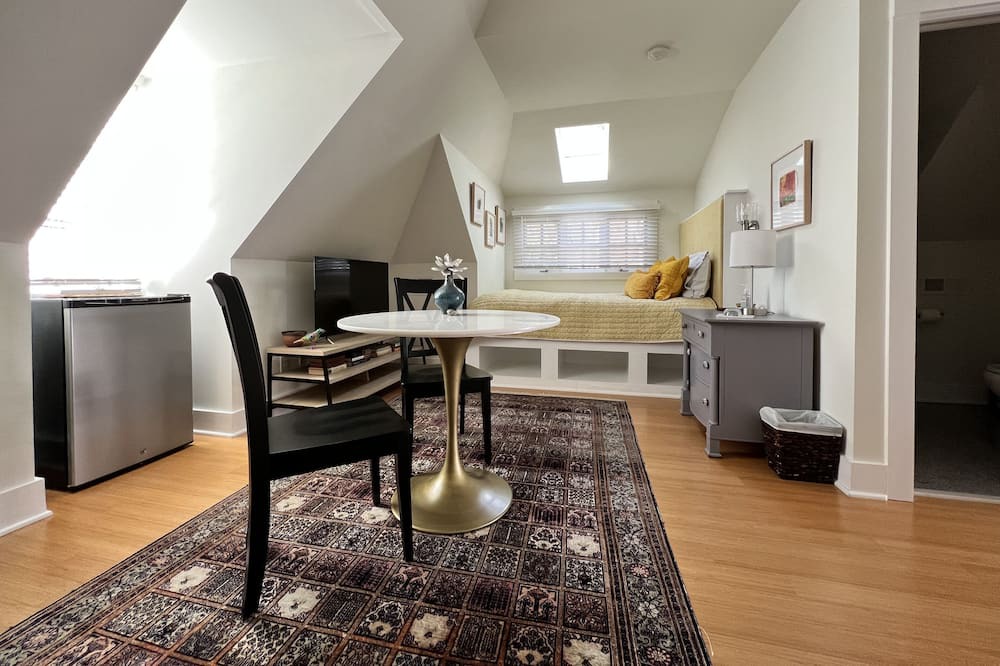 Photo of Bedroom in Old Irving Park