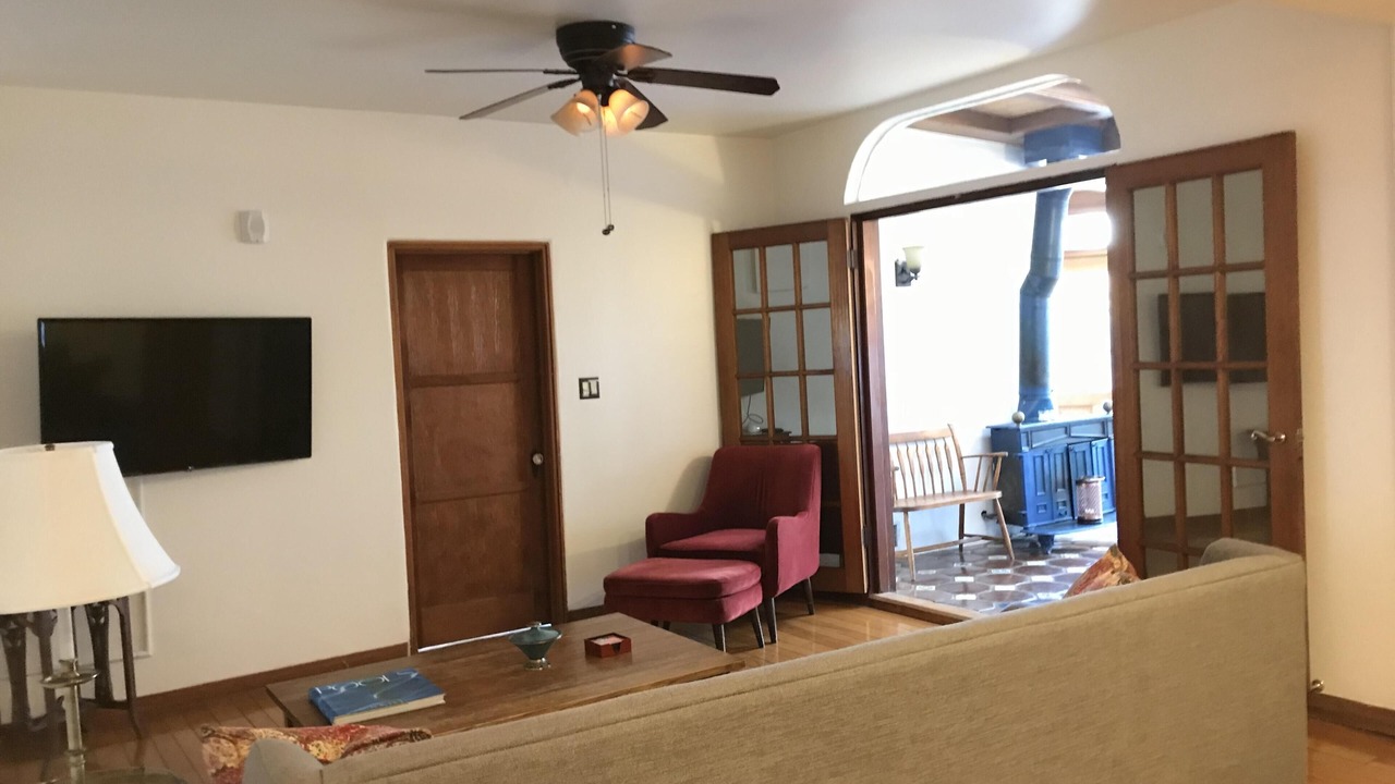 Photo of Livingroom in Hollywood Heights