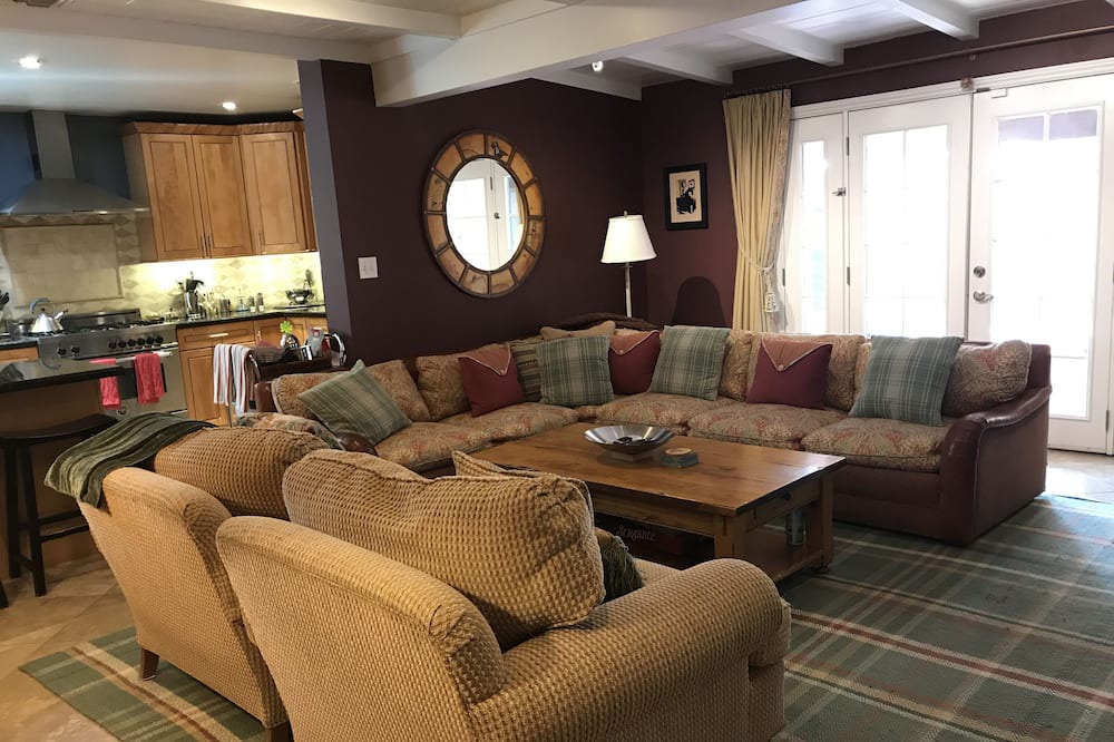 Photo of Bedroom in Valley Village