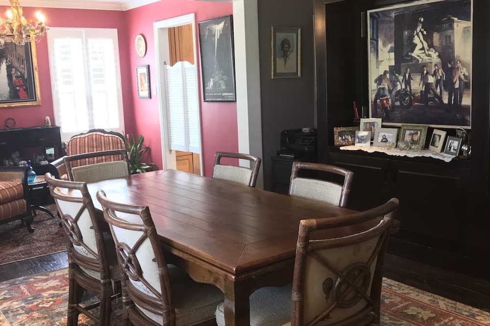 Photo of Bedroom in Valley Village