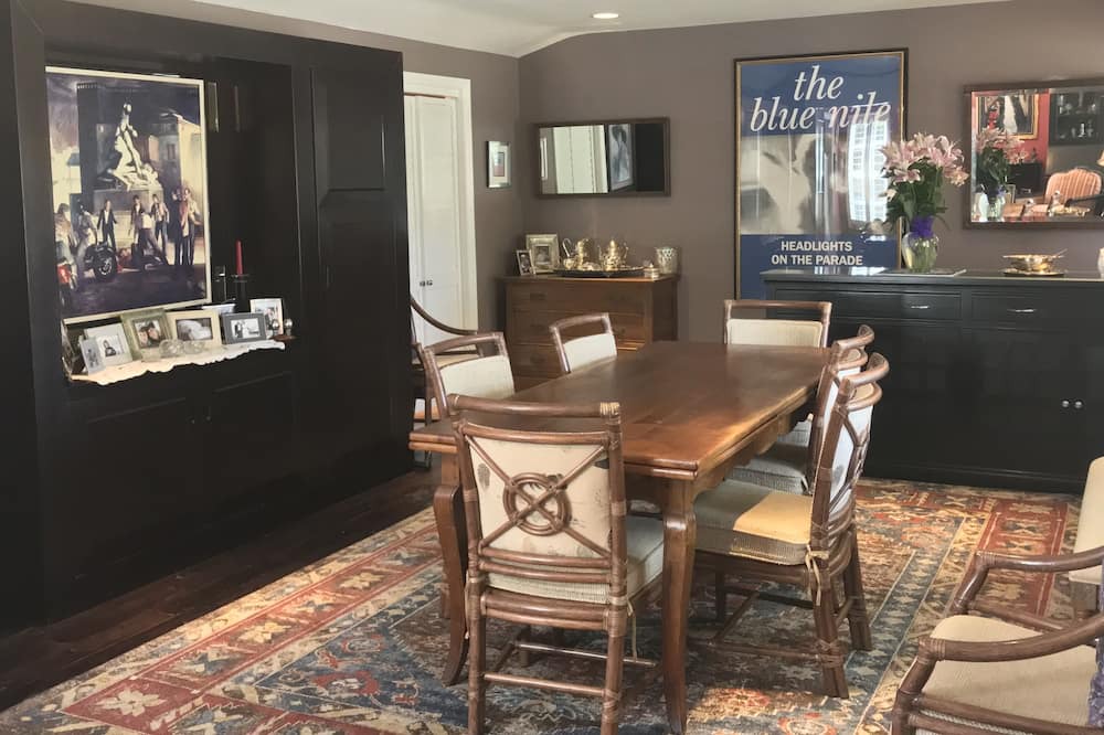 Photo of Bedroom in Valley Village