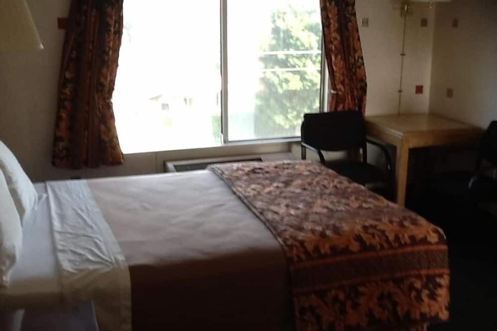 Photo of Bedroom in Downey