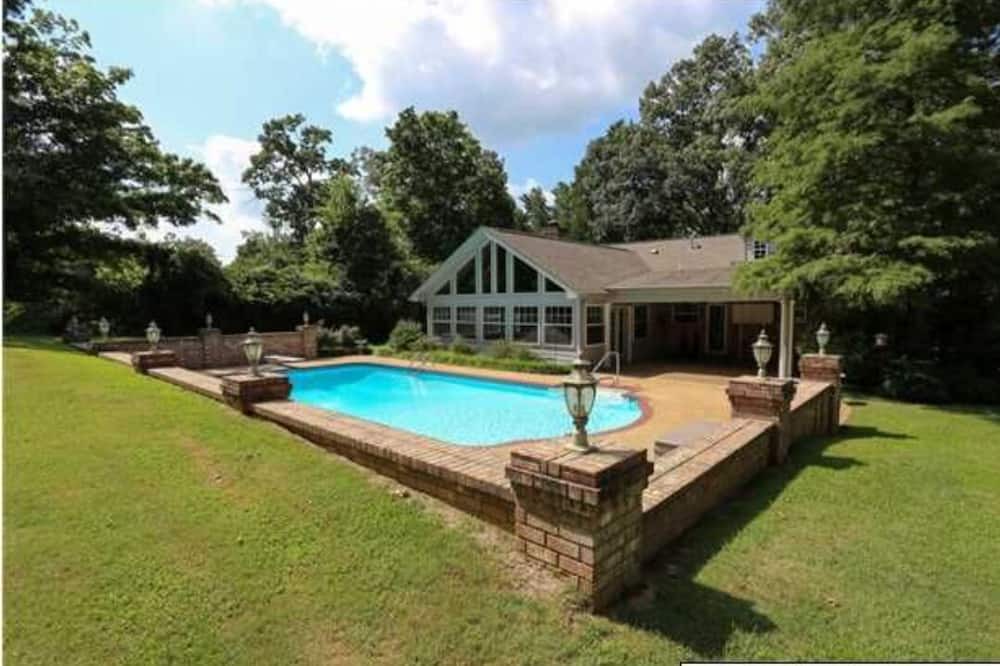 Photo of Outdoor in Holly Springs