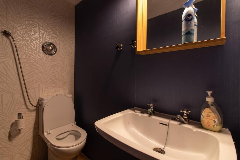 Photo of Bathroom in Cacilhas