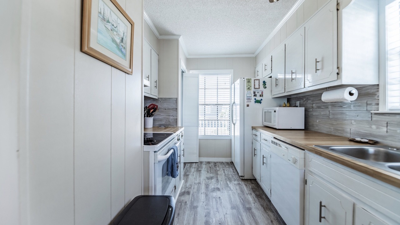Photo of Kitchen in Silver Cay
