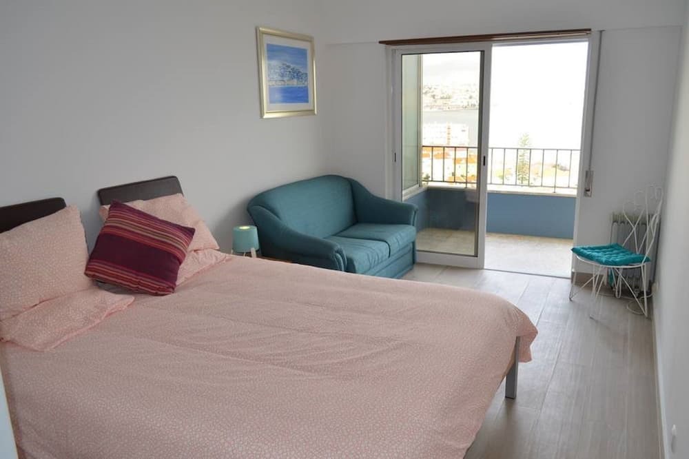 Photo of Bedroom in Cacilhas