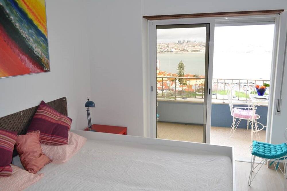 Photo of Bedroom in Cacilhas